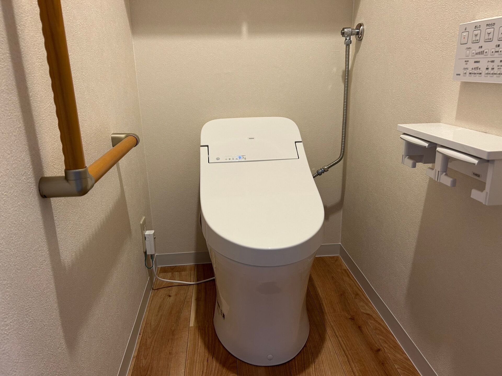 画像1446：TOTO一体型便器GGA・内装工事