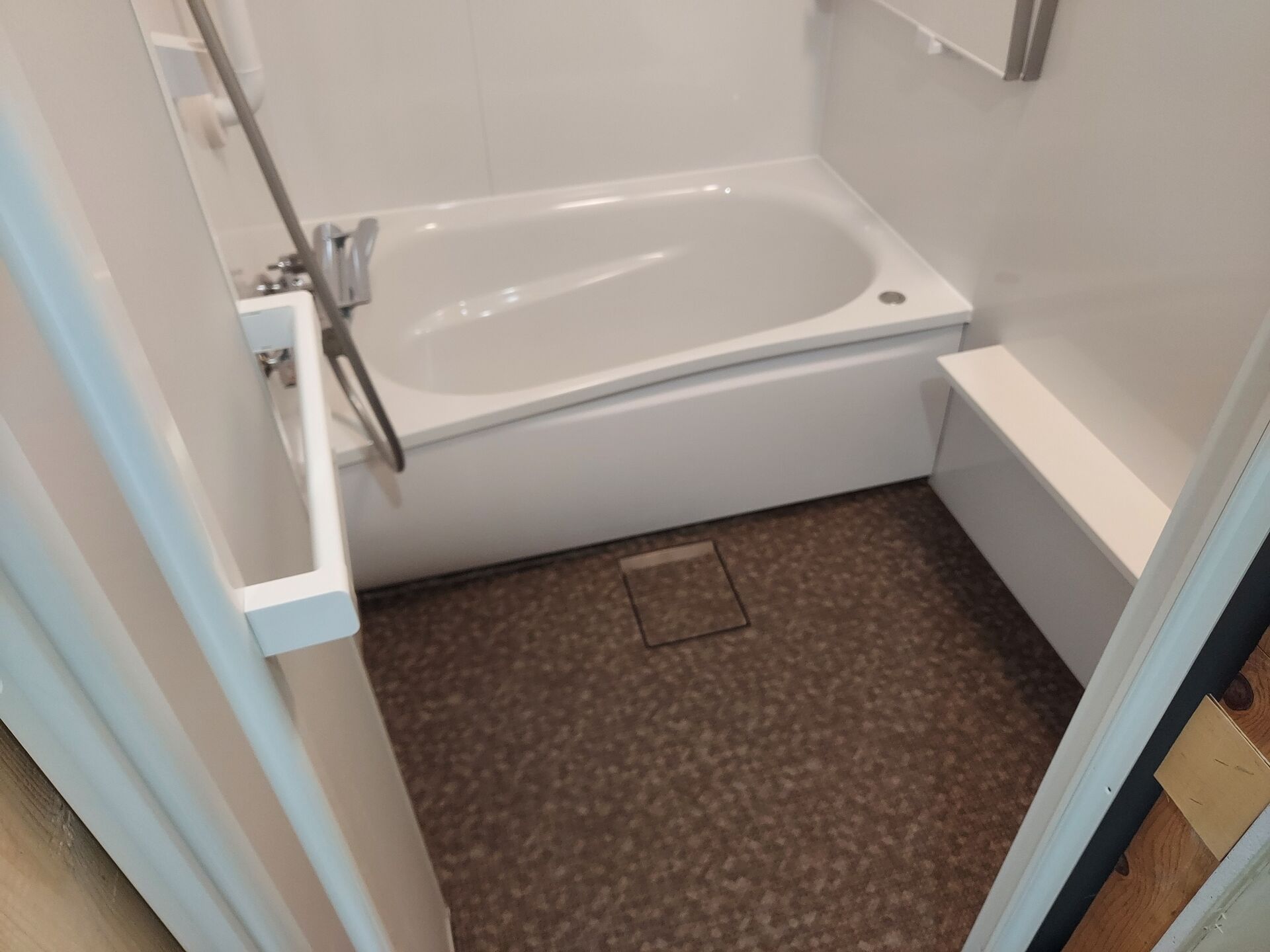 画像2120：TOTO一体型便器GGA・内装工事